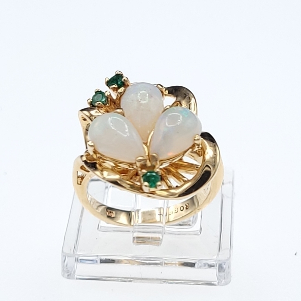 AUSTRALIAN opal and emerald accent ring 10k yellow gold - Picture 14 of 15